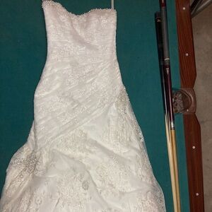 Mari Lee by Madeline Gardner strapless wedding dress with built in bustle size 6